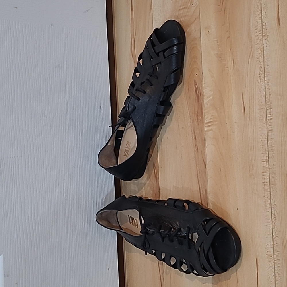 Yaya women's size 40 (size 9) black shoes